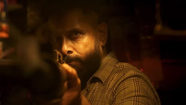 'നീ ഗ്യാങ്സ്റ്ററാണെങ്കില്‍ ഞാന്‍ മോണ്‍സ്റ്റര്‍'; 'വീര ധീര ശൂരന്‍', മാസ് ആക്ഷനുമായി വിക്രം; ടീസര്‍ 