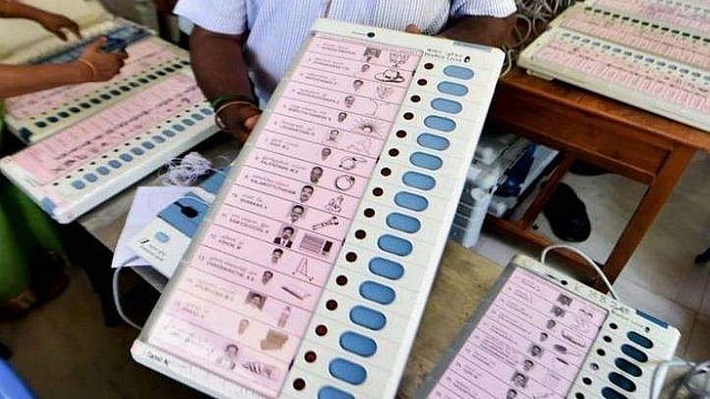 എട്ട് ജില്ലകളില്‍ മുഴുവന്‍ ബൂത്തുകളിലും വെബ് കാസ്റ്റിങ്; ആറ് ജില്ലകളില്‍ തത്സമയ നിരീക്ഷണം 75 ശതമാനം ബൂത്തുകളില്‍ 