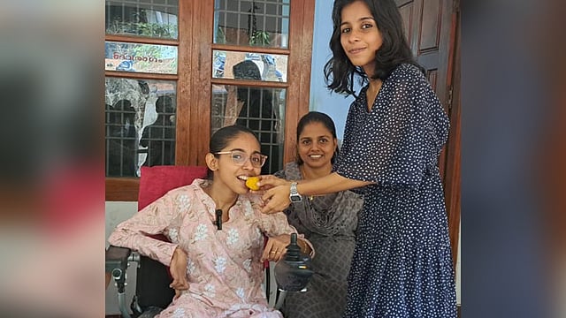 'പുതിയ ഉയരങ്ങള് കീഴടക്കാം'; ശാരീരിക പരിമിതികളെ വിദ്യാഭ്യാസത്തിലൂടെ മറികടക്കാം; ശാരികയുടെ വിജയത്തിന് പൊന്തിളക്കം