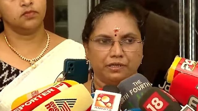 'പ്രതികാര നടപടി ഭയക്കുന്നു, ഇത്രനാള് പൊരുതി വിജയിച്ചില്ലേ!, ഇനി ആറുവര്ഷം കൂടി സര്വീസ് ഉണ്ട്': അനിത