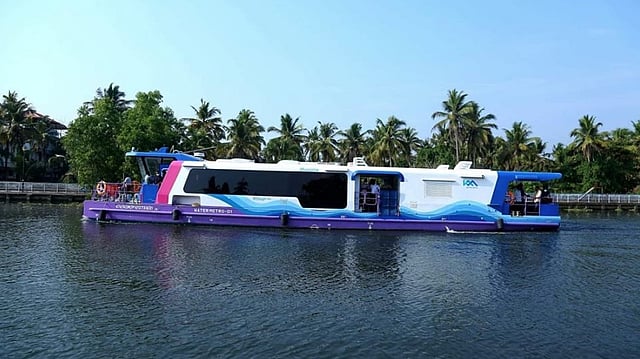 വാട്ടര് മെട്രോ ഫോര്ട്ടുകൊച്ചിയിലേക്ക്; സര്വീസ് ഞായറാഴ്ച തുടങ്ങും