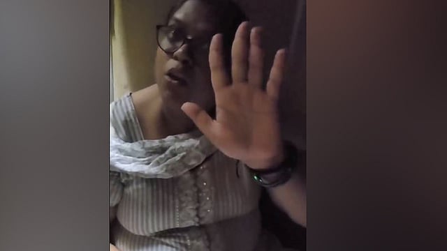 ട്രെയിനില് ടിക്കറ്റെടുക്കാതെ റിസര്വ്ഡ് സീറ്റില് യാത്ര, മാറാന് പറഞ്ഞിട്ടും തയ്യാറാകാതെ സ്ത്രീ; വീഡിയോ വൈറല്