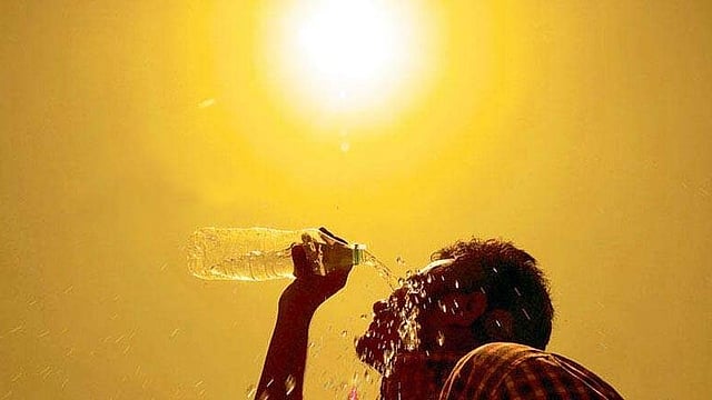 ബുധനാഴ്ച വരെ കൊടും ചൂട് തുടരും; 11 ജില്ലകളില്‍ യെല്ലോ അലര്‍ട്ട്, അഞ്ചുജില്ലകളില്‍ ഇന്ന് മഴയ്ക്ക് സാധ്യത 