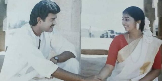മനോജ് മോനിഷയോടൊപ്പം