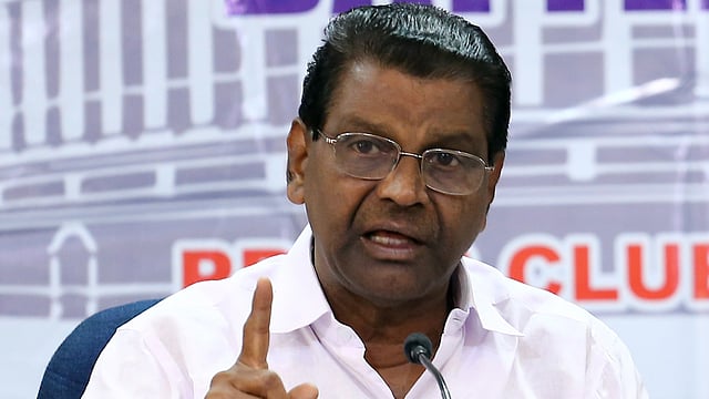 'ആധാര് ഉപയോഗിച്ച് തട്ടിപ്പ് നടത്തി'; തിരുവഞ്ചൂര് രാധാകൃഷ്ണന് വിര്ച്വല് അറസ്റ്റ് ഭീഷണി