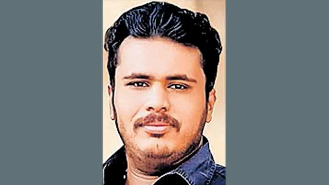 അവധി കഴിഞ്ഞ് വിദേശത്തേയ്ക്ക് മടങ്ങാന്‍ യാത്ര പറയുമ്പോള്‍ കുഴഞ്ഞുവീണു; യുവാവ് മരിച്ചു