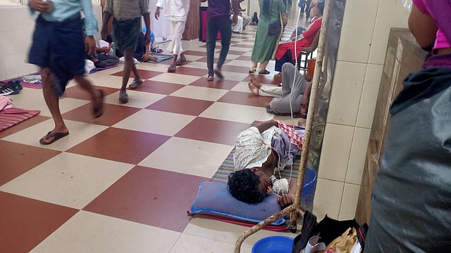 ആശുപത്രി വരാന്തയിലെ 
ആരോഗ്യസംരക്ഷണം