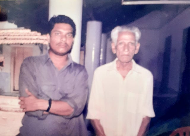 ലേഖകന് സി.കണ്ണനോടൊപ്പം, പഴയചിത്രം