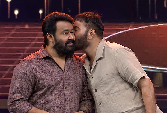 പിറന്നാളുകാരന് ഒരുമ്മ; മമ്മൂട്ടി പങ്കുവെച്ച ചിത്രം