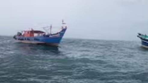 കൊയിലാണ്ടി പുറംകടലില്‍ ഇറാനിയന്‍ ബോട്ട് പിടിച്ചെടുത്ത് കോസ്റ്റ് ഗാര്‍ഡ് 
