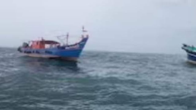 കൊയിലാണ്ടി പുറംകടലില് ഇറാനിയന് ബോട്ട് പിടിച്ചെടുത്ത് കോസ്റ്റ് ഗാര്ഡ്
