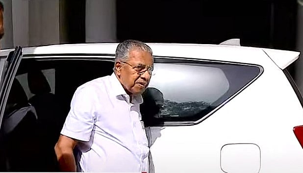 ദുരിത ബാധിതര്‍ക്ക് സഹായം: മുഖ്യമന്ത്രിയുടെ ഫെയ്‌സ്ബുക്ക് പോസ്റ്റിനെതിരെ പ്രചാരണം, കേസെടുത്ത് പൊലീസ് 