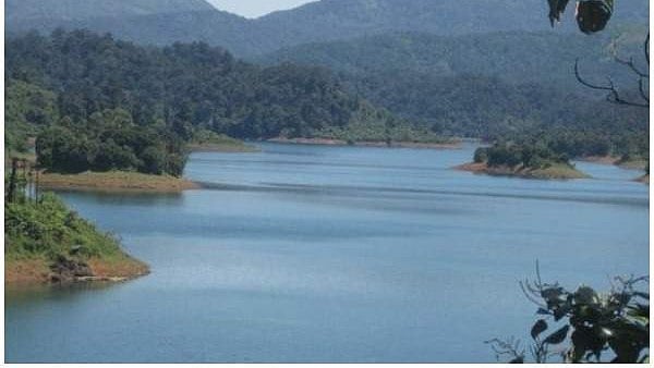 ജലനിരപ്പ് ഉയര്ന്നു; മൂഴിയാര് അണക്കെട്ടില് റെഡ് അലര്ട്ട്, പെരിങ്ങല്ക്കുത്തില് ഓറഞ്ച്