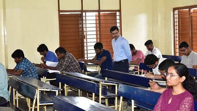യുപിഎസ്സി പരീക്ഷകളില് ഇനി എഐ സംവിധാനം, 24വിദ്യാര്ഥികള്ക്ക് ഒരു സിസിടിവി