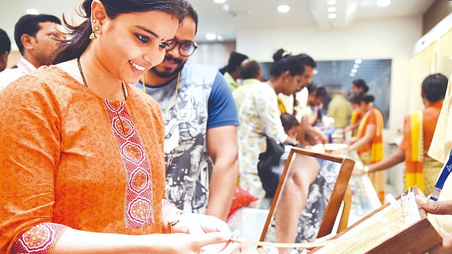 തിരിച്ചുകയറി സ്വര്‍ണവില; വീണ്ടും 53,000ലേക്ക് 