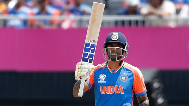 Suryakumar Yadav suffers injury