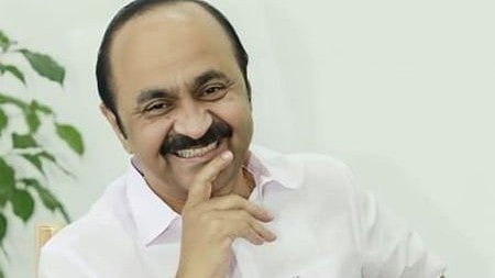 'മുരളീധരന് തോല്‍വി പുത്തരിയാണോ?; ഉജ്ജ്വല വിജയത്തിന്റെ ശോഭ കളയാന്‍ സംഘടിത ശ്രമം'