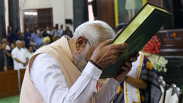 'എന്റെ ജീവിതം ഭരണഘടനയുടെ മൂല്യങ്ങൾക്കായി സമർപ്പിച്ചത്'- മോദി