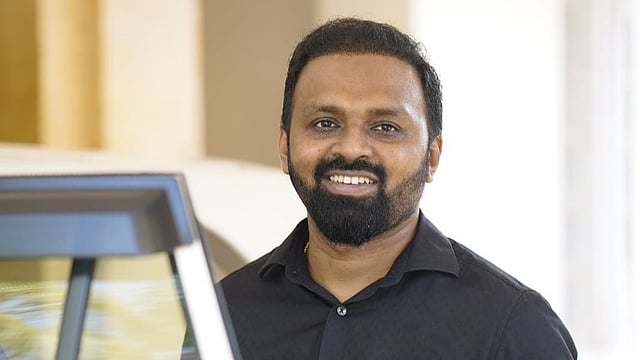 'ഗ്രീനാണ് മക്കളെ, ഹോം വര്‍ക്ക് ചെയ്ത് ബാഗ് പാക്ക് ചെയ്‌തോളൂ': കലക്ടറുടെ കമന്റ് വൈറല്‍