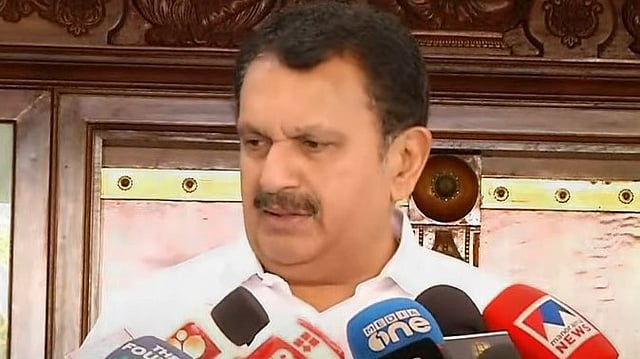 വയനാട്ടിലേക്ക് ഇല്ല; രാജ്യസഭയിലേക്ക് ഇല്ലേയില്ല; തീരുമാനത്തില് മാറ്റമില്ലെന്ന് മുരളീധരന്; തൃശൂരിലെ തമ്മിലടി നിര്ത്തണം