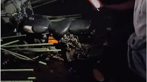 നിയന്ത്രണം വിട്ട് ബൈക്ക്  പാലത്തിന്റെ കൈവരിയില്‍ ഇടിച്ചു; ശരീരത്തില്‍ കമ്പി തുളച്ചു കയറി യുവാക്കള്‍ക്ക് ദാരുണാന്ത്യം