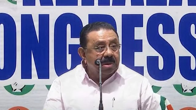 പിണറായി സ്വര്‍ണ താലത്തില്‍ വെച്ചു നല്‍കിയ വിജയം; തൃശൂരിലെ ജയം സിപിഎമ്മിന്റെ സമ്മാനമെന്ന് എം എം ഹസ്സന്‍
