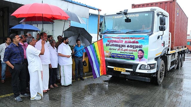 കപ്പല് കയറി മസാല മരച്ചീനിയും പഴം വറുത്തതും ഉണക്കിയ ചക്കയും; ഇനി ആലങ്ങാട് ശര്ക്കരയും തേങ്ങാപ്പാലും, 'സഹകരണരുചി' വിദേശത്ത്