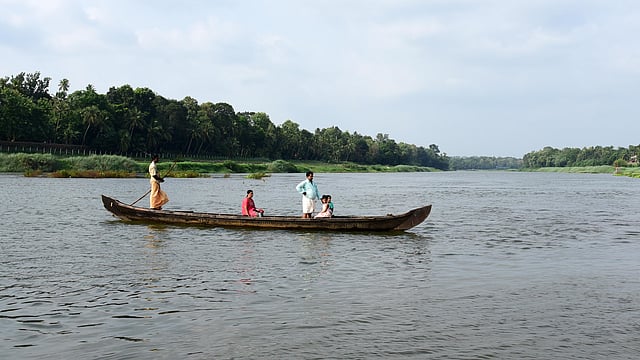 നദികളിൽ ജലനിരപ്പ് ഉയരുന്നു; അലർട്ട് പുറപ്പെടുവിച്ച് കേന്ദ്ര ജല കമ്മീഷൻ