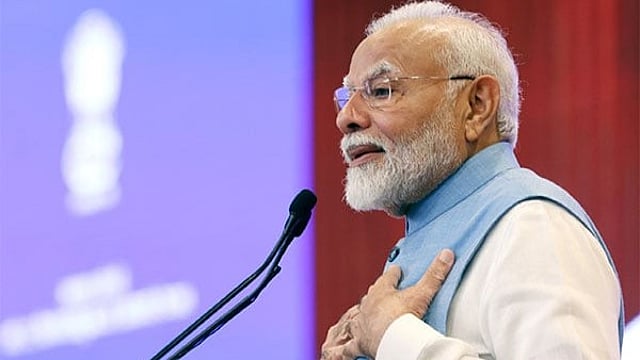 മുഖ്യമന്ത്രിയെ ഫോണില് വിളിച്ച് പ്രധാനമന്ത്രി; മരിച്ചവരുടെ കുടുംബങ്ങള്ക്ക് രണ്ട് ലക്ഷം ധനസഹായം