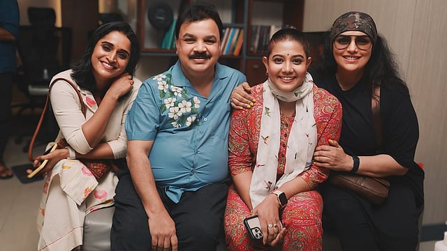 'അമ്മയെ സേവിക്കാൻ കഴിഞ്ഞതിൽ സന്തോഷം'; കുറിപ്പ് പങ്കുവച്ച് ശ്വേത മേനോൻ