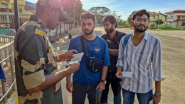 ബംഗ്ലാദേശിലെ പ്രക്ഷോഭം; 778 ഇന്ത്യന് വിദ്യാര്ഥികള് തിരിച്ചെത്തി
