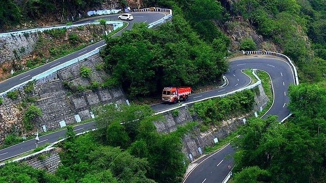 ഇന്ത്യയില് പിന്നെയും പിന്നെയും സഞ്ചരിക്കാന് കൊതിക്കുന്ന ദേശീയ പാതകള്