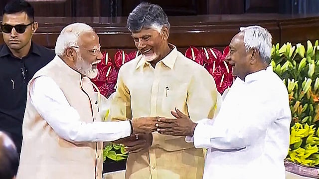 ബിഹാറിന് വാരിക്കോരി; മൂന്ന് എക്സ്പ്രസ് വേകള്, രണ്ട് ക്ഷേത്ര ഇടനാഴികള്; ആന്ധ്രയ്ക്കും കൈനിറയെ, അമരാവതിയുടെ വികസനത്തിന് 15,000 കോടി