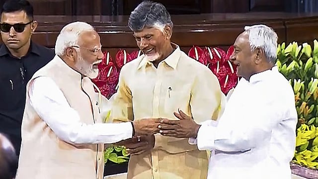 നരേന്ദ്രമോദിക്കൊപ്പം നിതീഷ് കുമാറും ചന്ദ്രബാബു നായിഡുവും