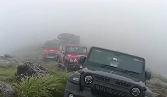 അനധികൃതമായി ഓഫ് റോഡ് ട്രക്കിങ്; കനത്ത മഴ, ഇടുക്കിയിലെ മലമുകളില് കുടുങ്ങി 27 വാഹനങ്ങള്