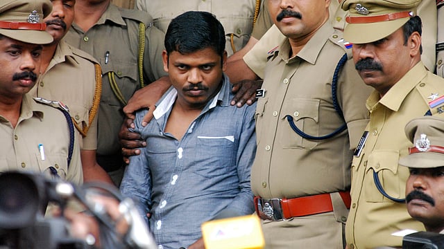 ജയിലധികാരികള് എട്ടാഴ്ചയ്ക്കകം റിപ്പോര്ട്ട് നല്കണം; മാനസികാവസ്ഥ പരിശോധിക്കാന് മെഡിക്കല് കോളജ് സംഘം; അമീറുളിന്റെ ശിക്ഷ സ്റ്റേ ചെയ്ത് സുപ്രീംകോടതി
