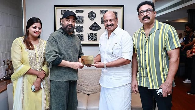 കമൽ ഹാസൻ ഇനി 'അമ്മ'യിൽ: അംഗത്വം സ്വീകരിച്ച് സൂപ്പർതാരം