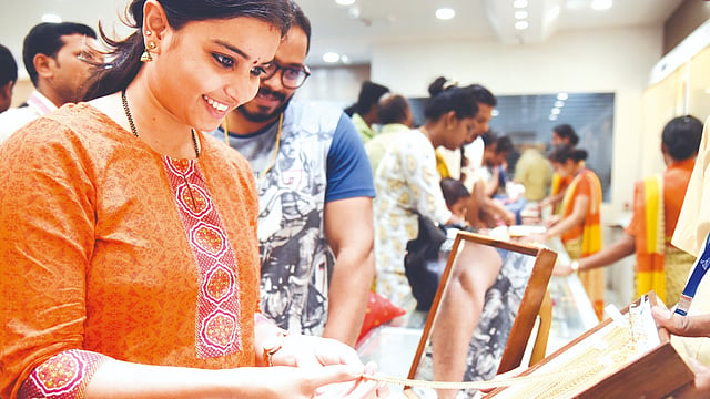 ബജറ്റിന് പിന്നാലെ സ്വര്ണവിലയില് വന്ഇടിവ്; ഒറ്റയടിക്ക് കുറഞ്ഞത് 2000 രൂപ