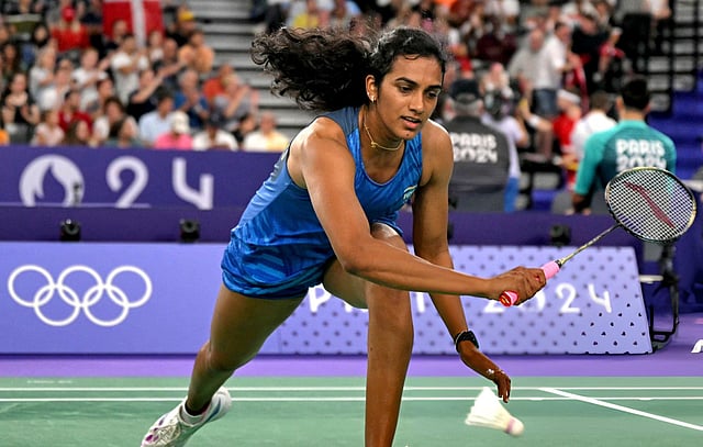 ഷൂട്ടിങ്; സ്വപ്നില് കുസാലെ ഫൈനലില്; പിവി സിന്ധു പ്രീക്വാര്ട്ടറില്