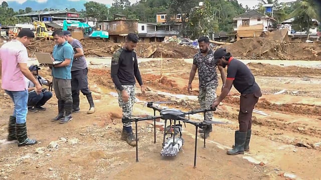 'കിങ്ങിണി' തത്ത ഒച്ചവെച്ച് ഉണര്ത്തി; വിനോദിന്റെ വിളിയില് രക്ഷപ്പെട്ടത് സുഹൃത്തുക്കളുടെ കുടുംബങ്ങളും