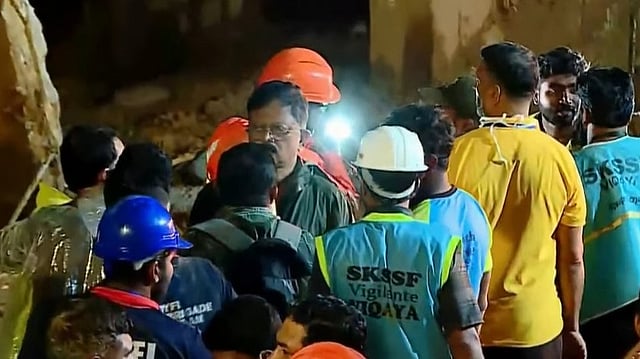 'ആ തുടിപ്പ് മനുഷ്യന്റേതല്ല, തവളയുടേതോ പാമ്പിന്റേതോ ആകാം'; ദൗത്യം അവസാനിപ്പിച്ചു