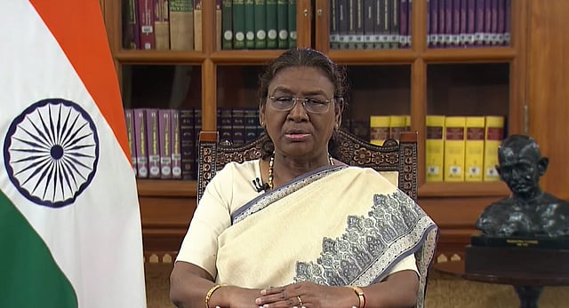 'ഇന്ത്യ മൂന്നാമത്തെ സാമ്പത്തിക ശക്തിയാകും, നാരീശക്തി  സമ്പത്ത്'; രാജ്യത്തെ അഭിസംബോധന ചെയ്ത് രാഷ്ട്രപതി