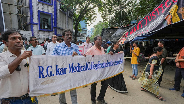 ആര് ജി കാര് മെഡിക്കല് കോളജില് നടന്ന പ്രതിഷേധ റാലി