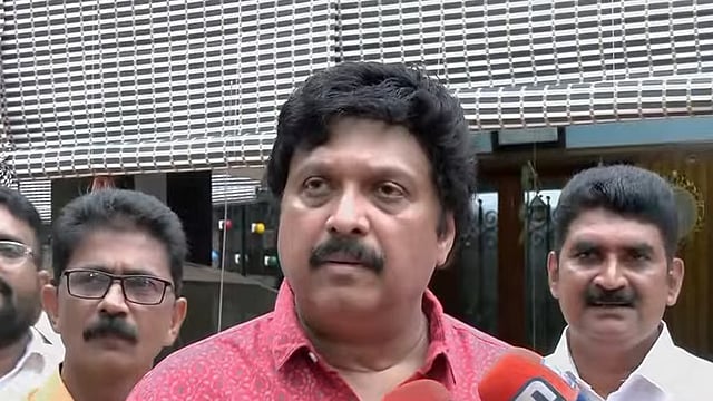 'ചില കാര്യങ്ങള് മാത്രം ഹൈലൈറ്റ് ചെയ്ത് ചാടേണ്ട, പരാതിപ്പെട്ടാല് ആക്ഷന് എടുക്കുന്നതാണ് എന്റെ സ്വഭാവം': മന്ത്രി ഗണേശ് കുമാര്-വിഡിയോ