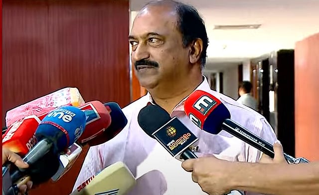 സിനിമാക്കാര്ക്ക് പ്രത്യേക പ്രിവിലേജ് ഇല്ല; ഹേമ കമ്മിറ്റി റിപ്പോര്ട്ടില് സ്വമേധയാ കേസ് എടുക്കുന്നതില് നിയമതടസമില്ലെന്ന് കെഎന് ബാലഗോപാല്