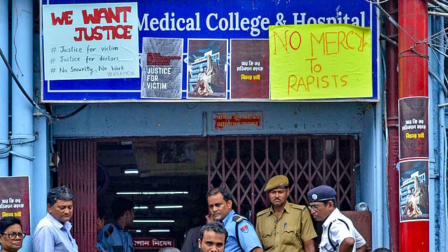 ആര്ജി കര് മെഡിക്കല് കോളജിലെ പുതിയ പ്രിന്സിപ്പലിനെയും മാറ്റി; വൈസ് പ്രിന്സിപ്പല്, ഡിപ്പാര്ട്ട്മെന്റ് ഹെഡ് എന്നിവര്ക്കും സ്ഥാനചലനം