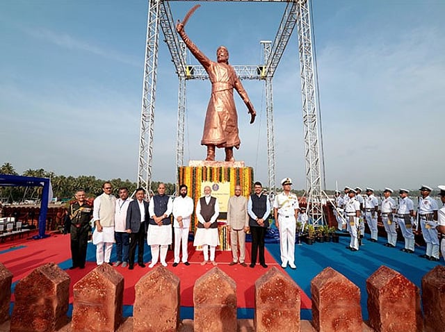 മോദി ശിവാജി പ്രതിമ ഉദ്ഘാടനം ചെയ്തപ്പോൾ