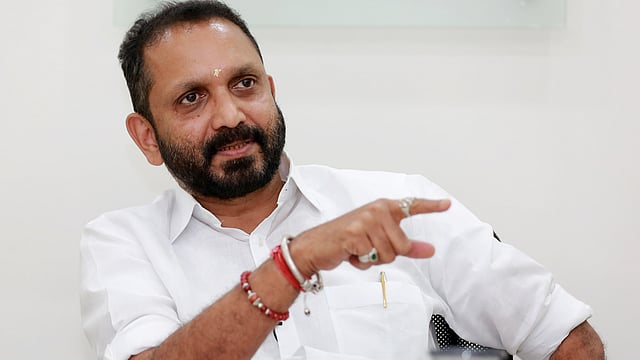'ഒരല്പം മര്യാദ പ്രജകളോട് കാണിക്കണം, പവർ കട്ടിന്റെ സമയം ജനങ്ങളെ അറിയിക്കാനുള്ള മാന്യത പ്രതീക്ഷിക്കുന്നുണ്ട്'; മന്ത്രി സണ്ണി ജോസഫിനോട് കെ സുരേന്ദ്രൻ