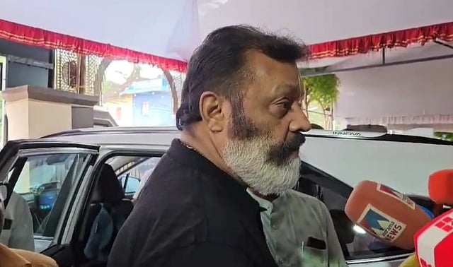 മാധ്യമപ്രവര്ത്തകരെ തള്ളിമാറ്റി; സുരേഷ് ഗോപിക്കെതിരെ അന്വേഷണം