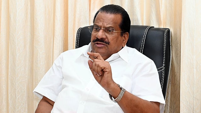 കെ-റെയിൽ ഉപേക്ഷിക്കുന്നത് കേരള ജനതയോടുള്ള വഞ്ചന, യൂ ടേൺ അടിക്കരുത്; മുഖ്യമന്ത്രിയോട് ഇപി ജയരാജൻ
